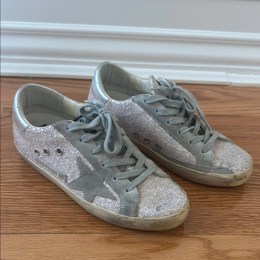 Golden Goose Sneakers
Pink glitter - Picture 1 of 6